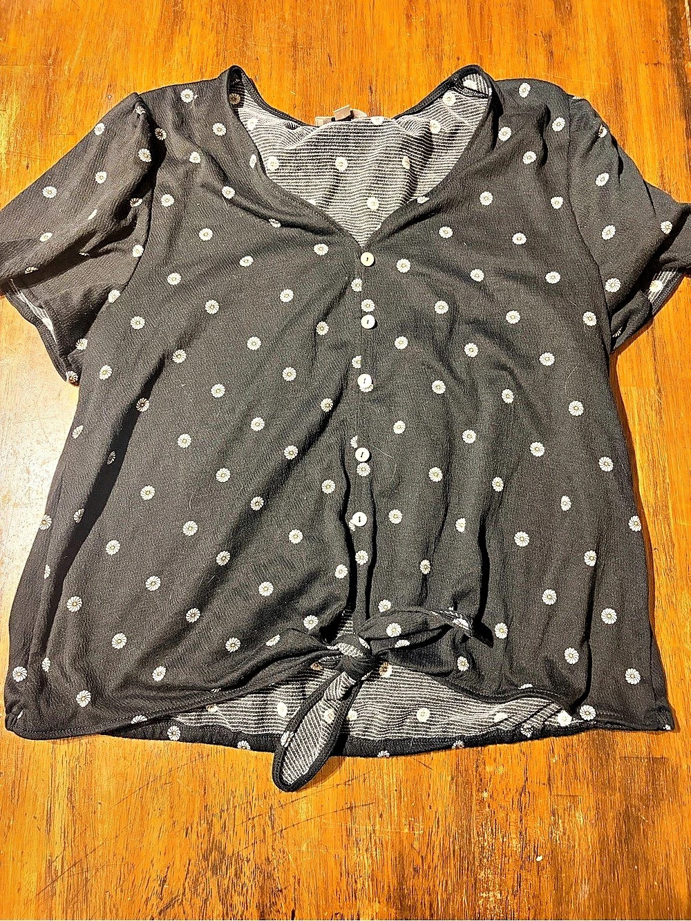 LOFT Floral Tie-Hem Blouse in Black & White Size Medium Like New